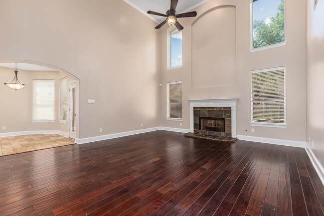 Building Photo - 3215 Canna Lily Ct