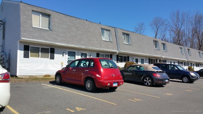 Building Photo - 1568 Meriden Rd