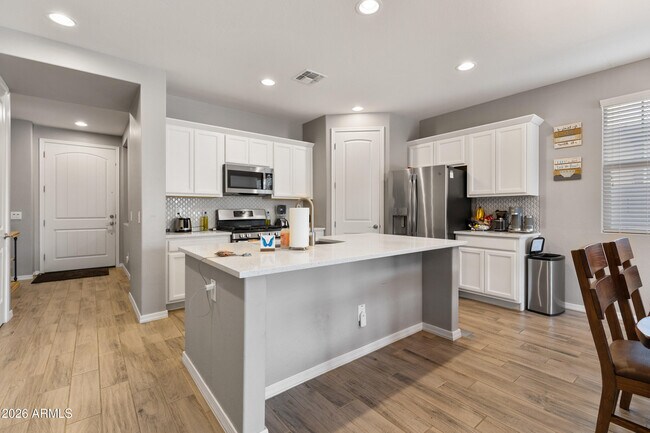 Building Photo - 3859 E Welton Ln