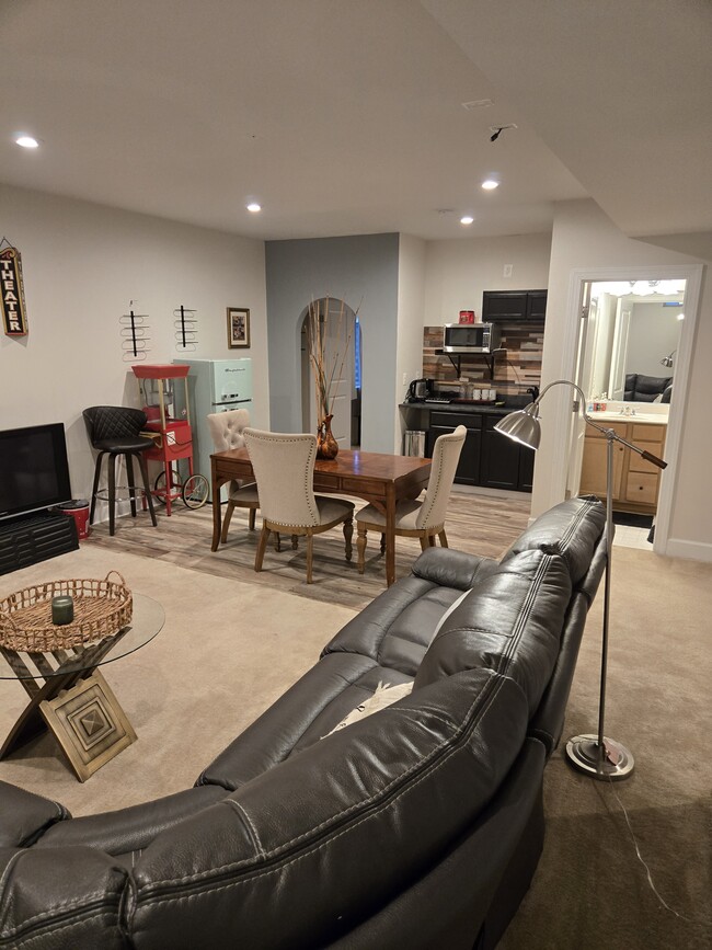 Building Photo - 10604 McCormick Farm Dr