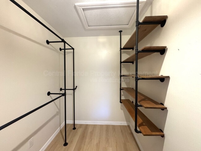 Building Photo - 9150 Palm Tree Dr