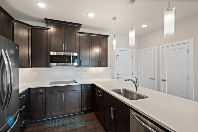 Building Photo - 44798 Tiverton Sq