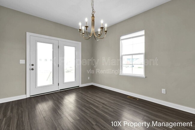 Building Photo - 592 Courtright Dr
