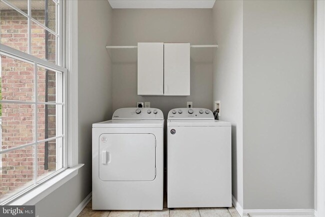 Building Photo - 102 Bramble Ct