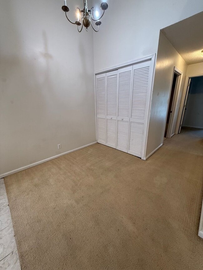 Building Photo - 150 Lakemont Dr