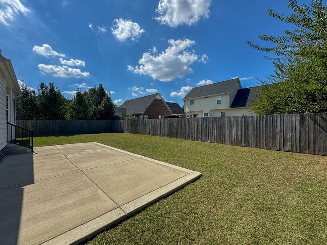 Building Photo - Beautiful 4 Bed, 2 Bath Home in Jack Britt