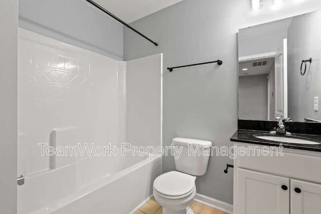 Building Photo - 526 Truman Dr