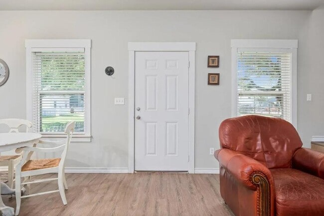 Building Photo - 4212 Hwy 35 S