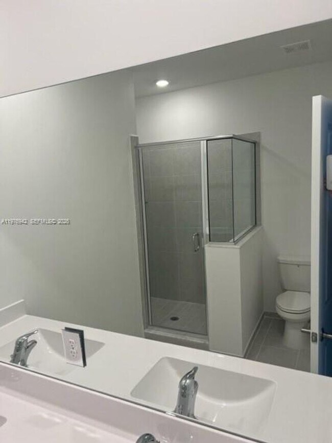 Building Photo - 2608 SE 11th St