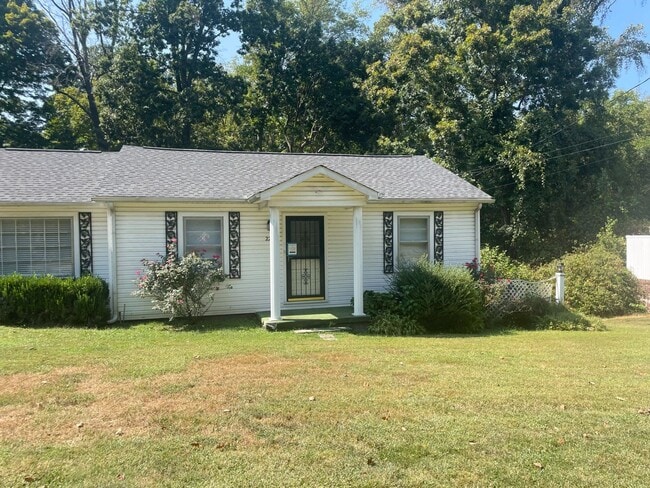 Building Photo - 3 Bedroom Home For Rent Near Exit 4!