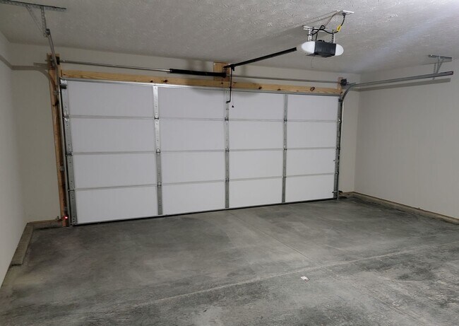 Building Photo - Fully furnished and Fully stocked Brand New Single Family Home