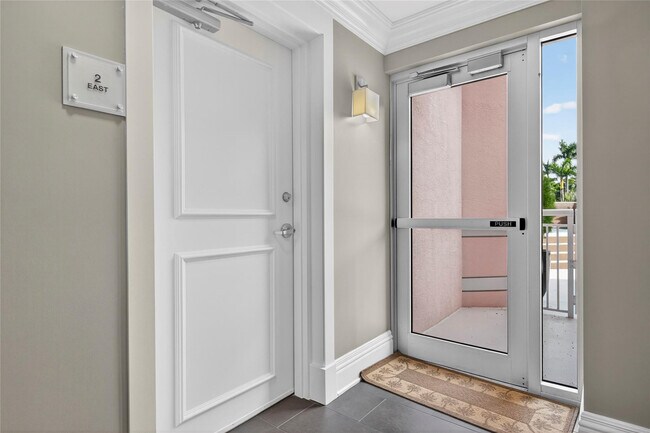 Building Photo - 455 E Palmetto Park Rd