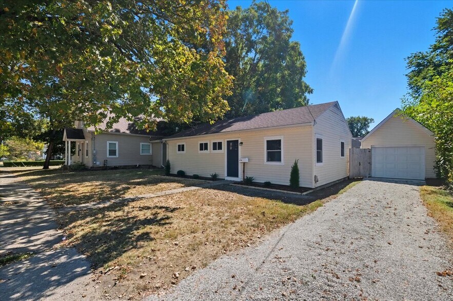 Building Photo - 710 E Chestnut St