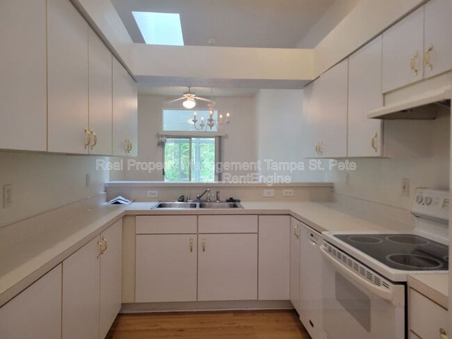 Building Photo - 12514 Hollybrook Ln