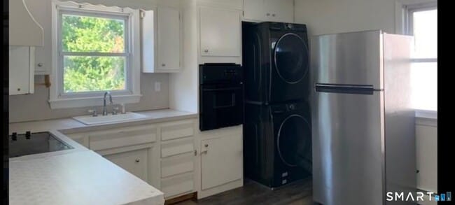 Building Photo - 27 Hyatt Ave