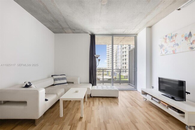 Building Photo - 690 SW 1st Ct