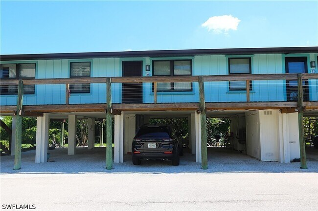 Building Photo - 611 E Palm Ave