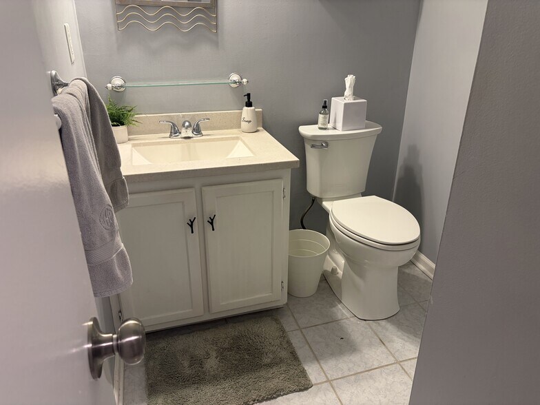 Building Photo - 4594 Genoa Cir