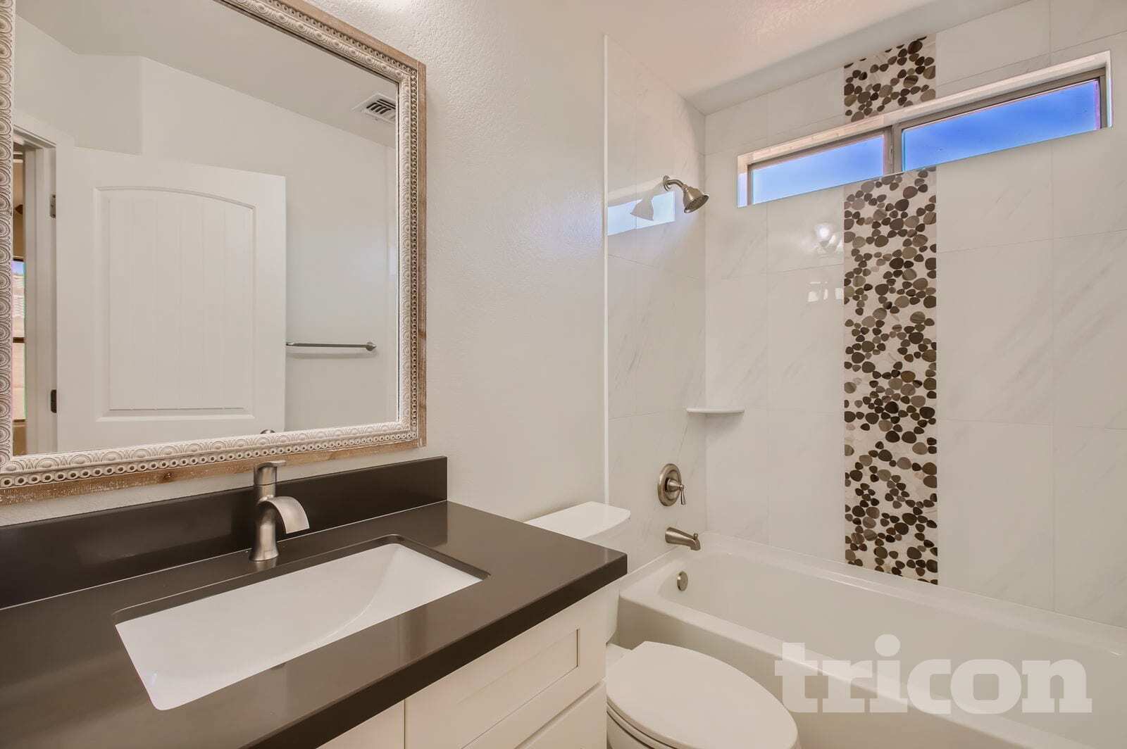 Building Photo - 8701 S 50th Dr