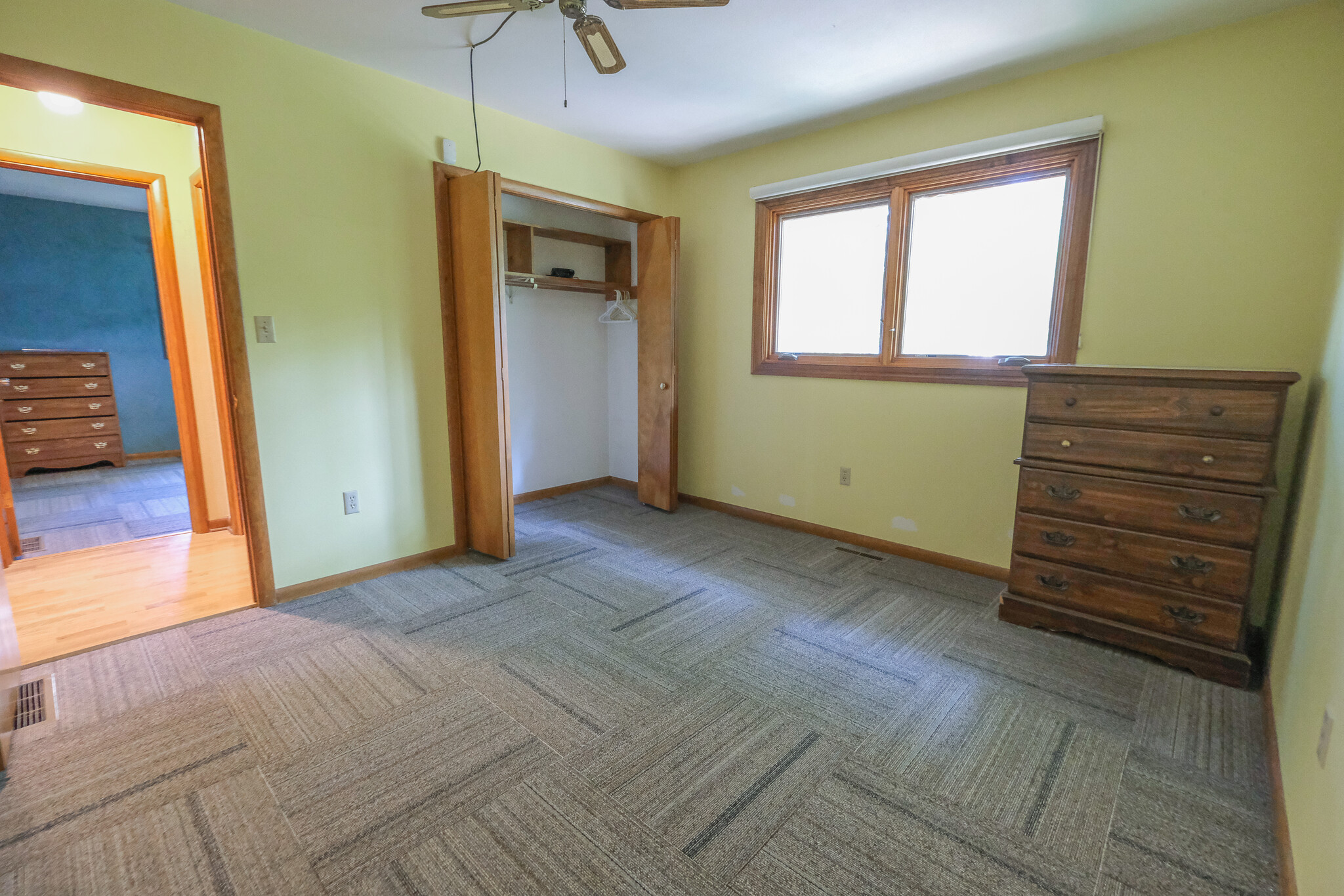 Private bedroom #2 - 415 12th Ave E