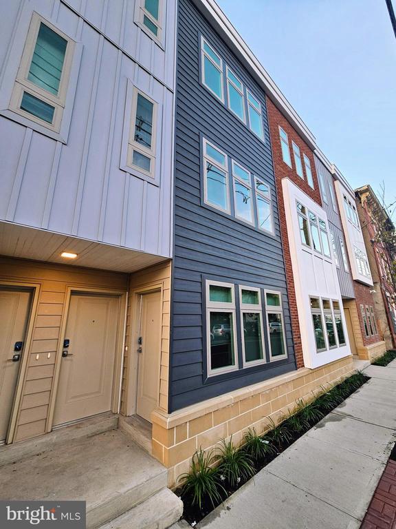 Building Photo - 200 Hamilton Ave