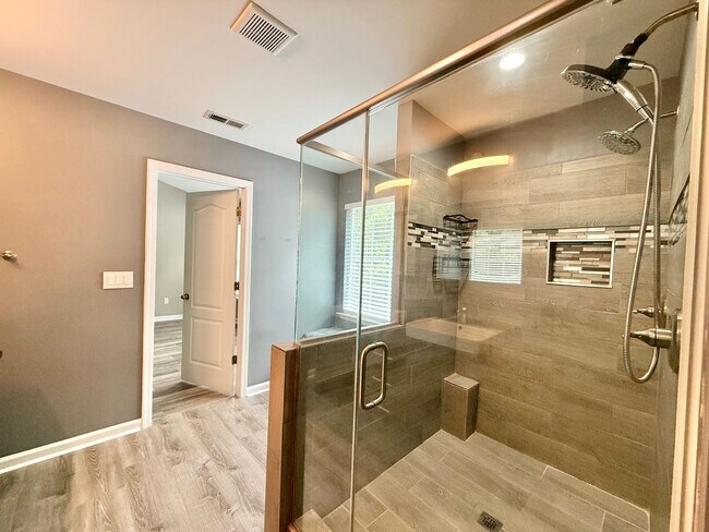 Building Photo - Newly Remodeled 4BD, 2.5BA Raleigh Home wi...