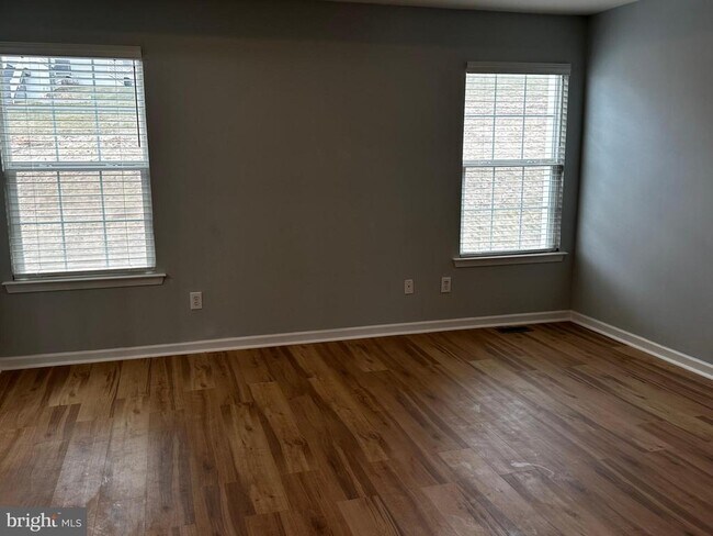 Building Photo - 2732 Shelburne Rd