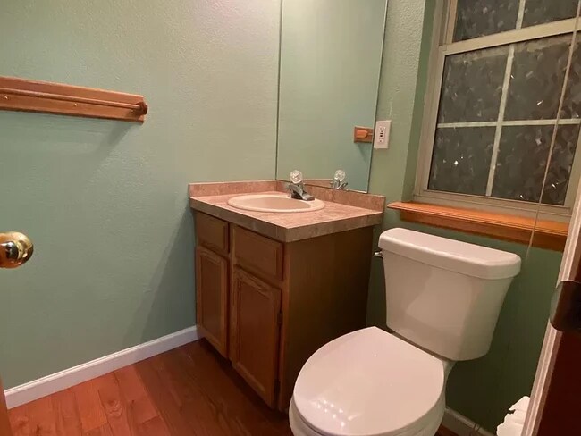 Half Bath - 2254 Sunridge Cir