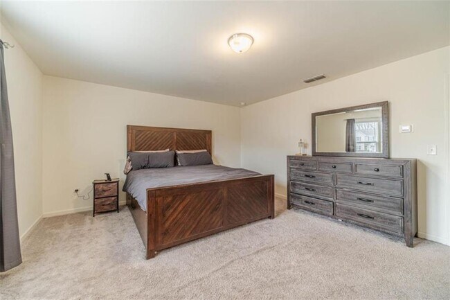 Building Photo - 222 Knightsbridge Ln