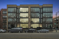 Building Photo - 650 N Green St