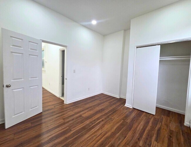 Building Photo - 209-211-211 48th St