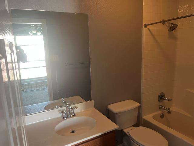 Building Photo - 213 S Magnolia St