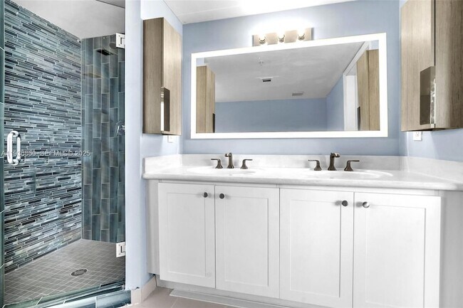 Building Photo - 280 SW 20th Rd