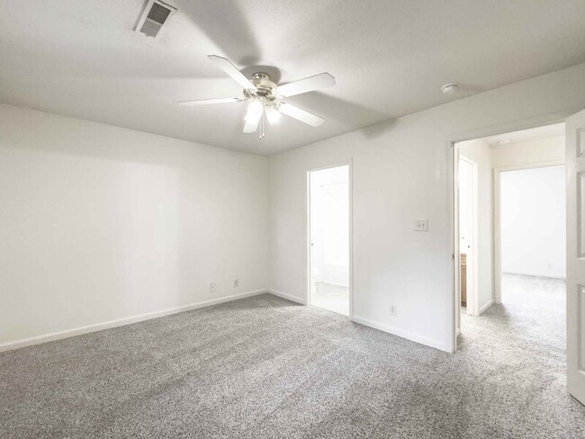 Building Photo - 513-B Peachers Ridge