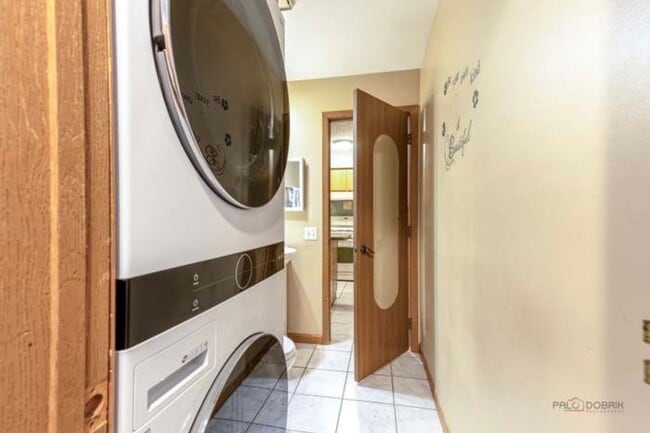 Building Photo - 15 Echo Ct