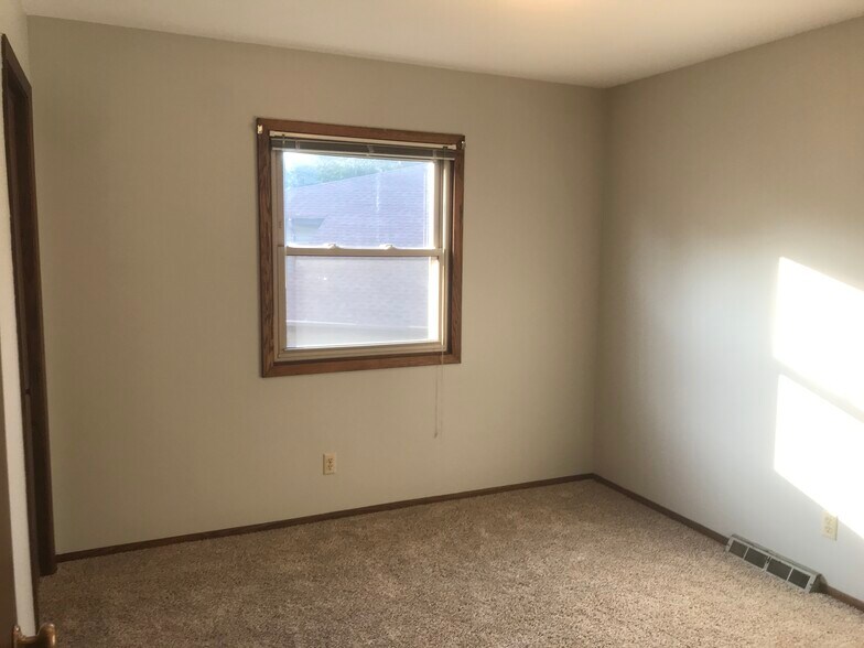 Bedroom #2 - 2711 Albany Ct