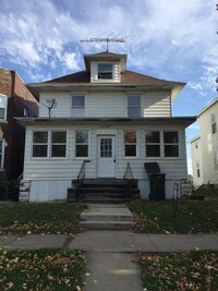 Building Photo - 715 South St