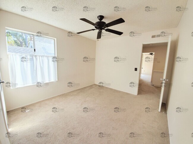 Building Photo - 3 Bedroom, 2.5 Bathroom in Rancho Del Oro!