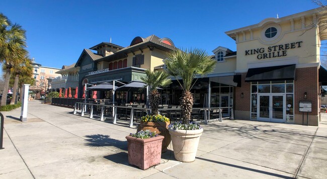 Building Photo - 2834 Howard Ave