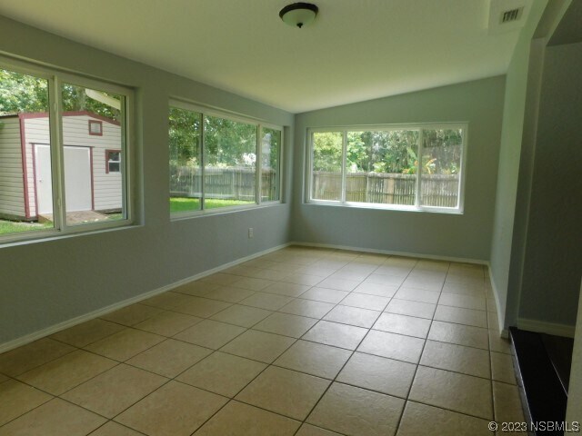 Building Photo - 1709 Umbrella Tree Dr