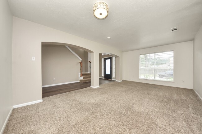 Building Photo - 1802 Whispering Forest Dr