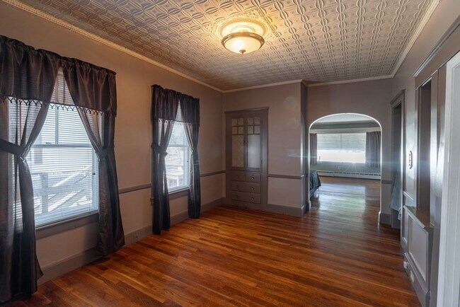 Building Photo - 74 Carlisle St