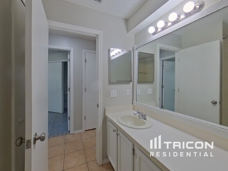 Building Photo - 11338 Cypress Leaf Dr