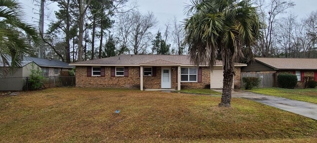 Building Photo - 4 Bedroom home near Summerville High School- (NOT Section 8 approved)