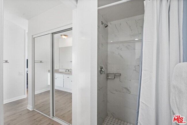 Building Photo - 18103 W Coastline Dr