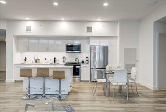 Building Photo - 100 Park Blvd