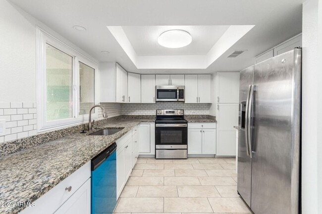 Building Photo - Beautiful townhome in Scottsdale!