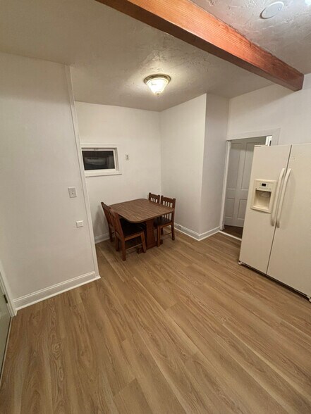 Building Photo - 340 N Franklin St