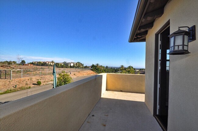 Building Photo - 3BD Home with Amazing Panoramic Ocean Views!