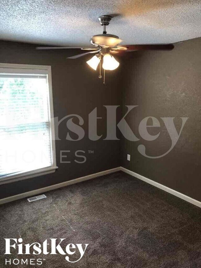 Building Photo - 14504 Laquinta Dr
